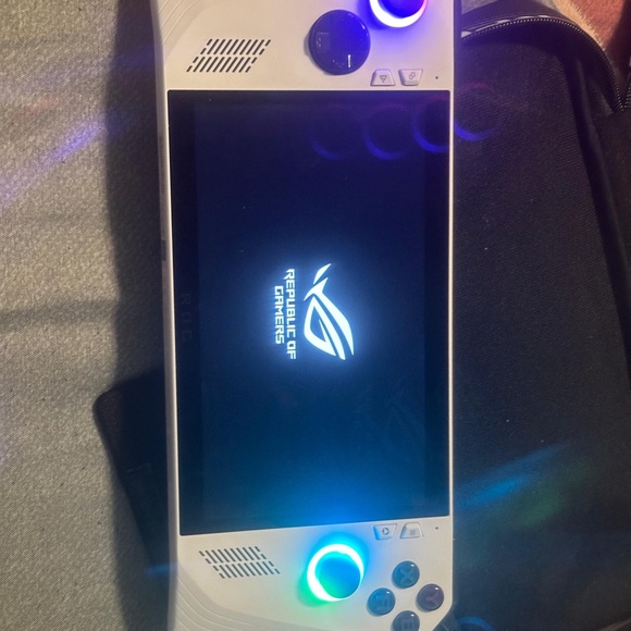 ASUS rog ally z1 extreme brand new condition all games are playing - Picture 11 of 11